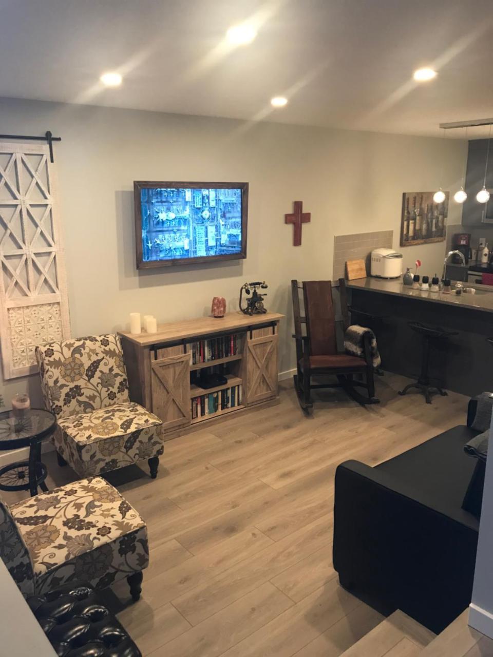 Home Sweet Condo Calgary Zewnętrze zdjęcie