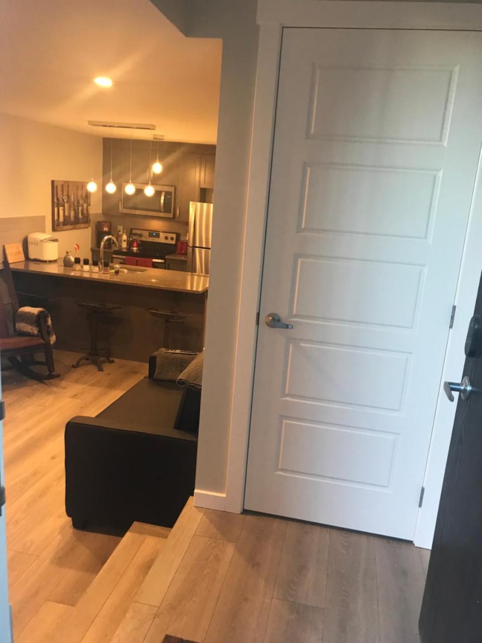 Home Sweet Condo Calgary Zewnętrze zdjęcie