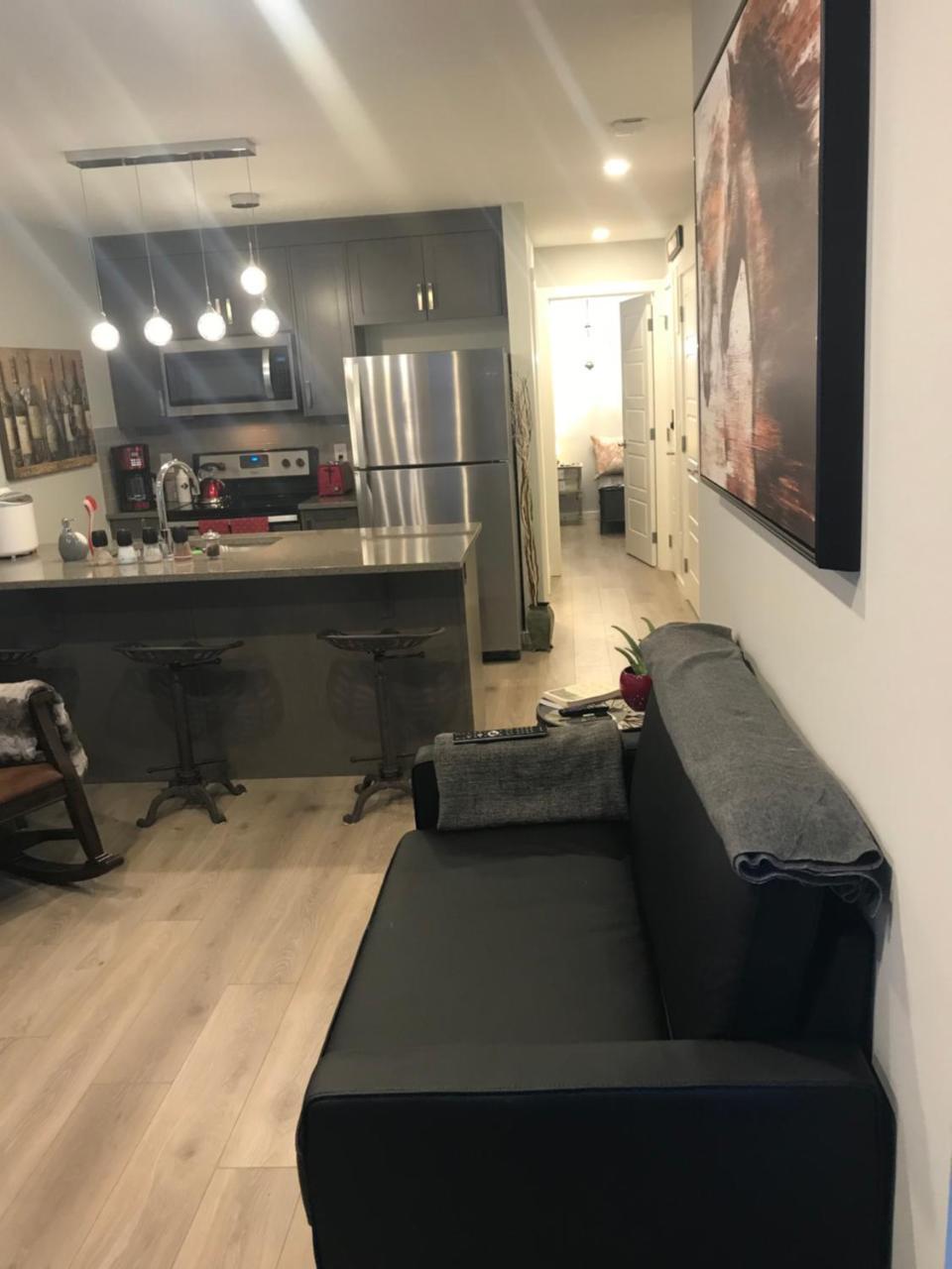 Home Sweet Condo Calgary Zewnętrze zdjęcie