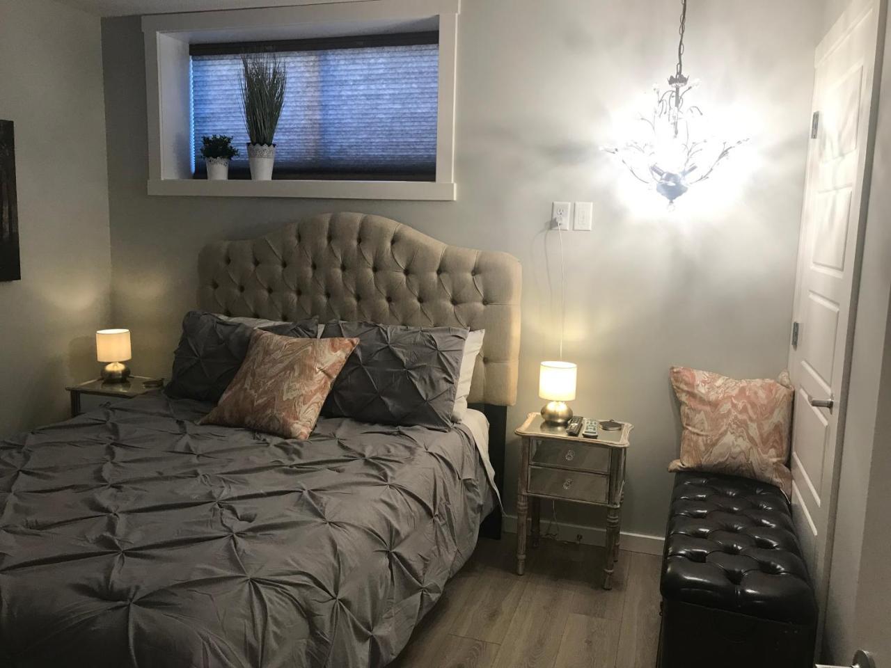 Home Sweet Condo Calgary Zewnętrze zdjęcie