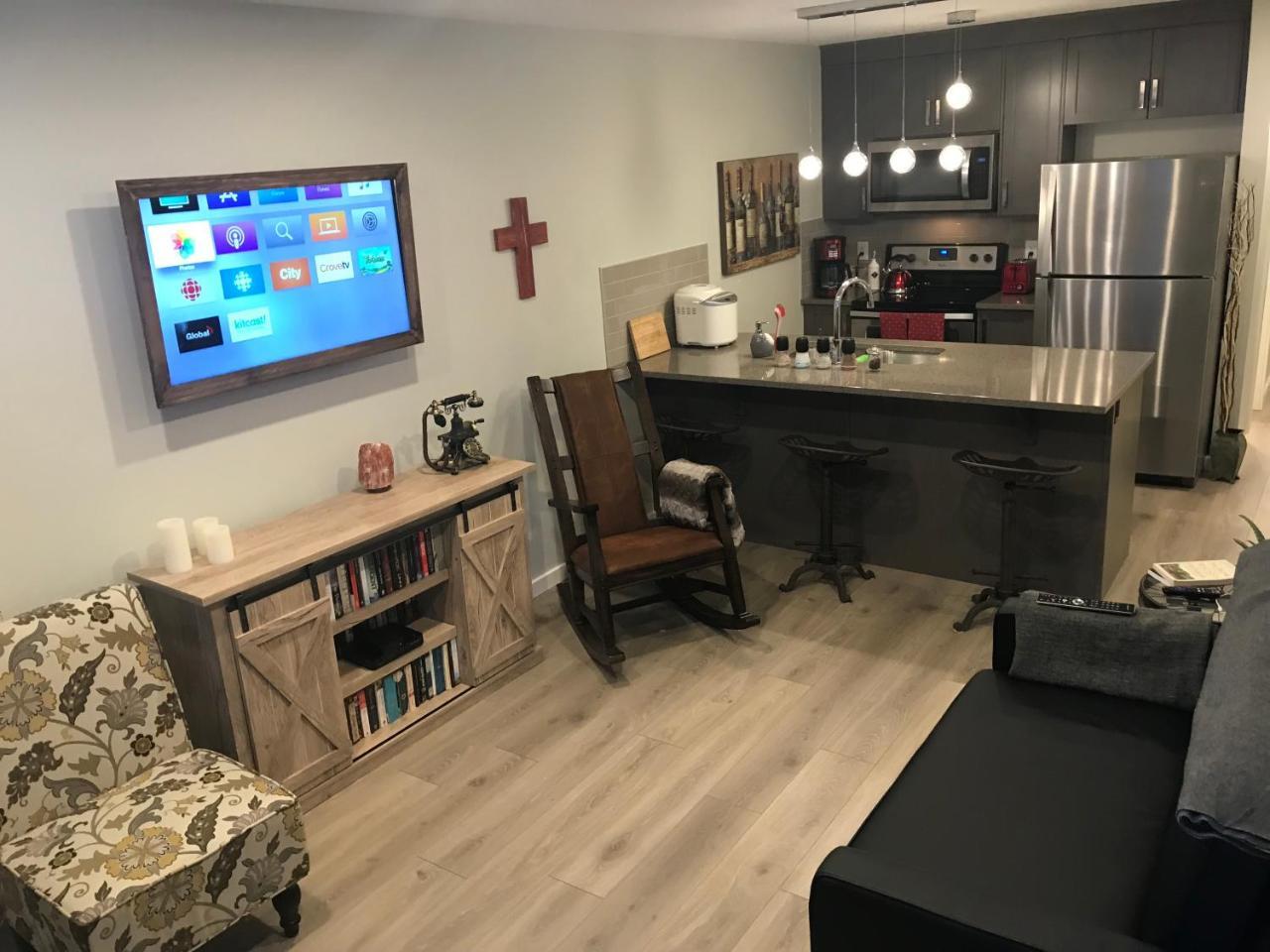 Home Sweet Condo Calgary Zewnętrze zdjęcie