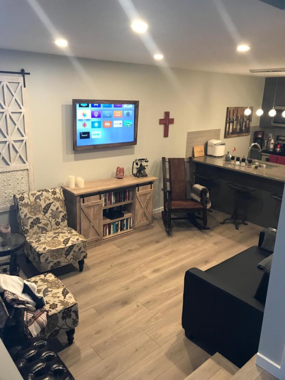 Home Sweet Condo Calgary Zewnętrze zdjęcie