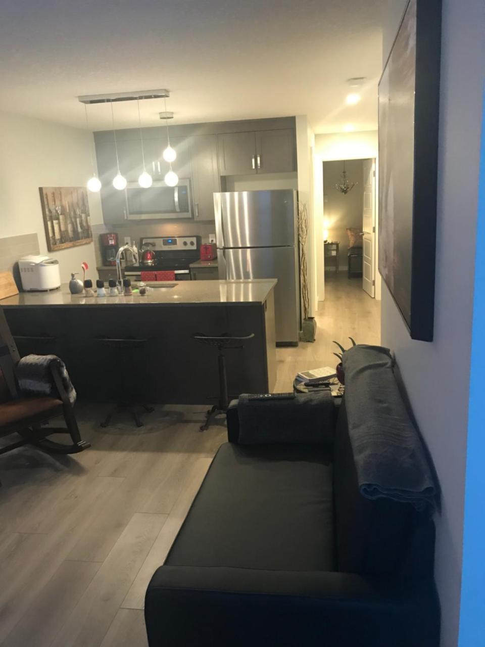 Home Sweet Condo Calgary Zewnętrze zdjęcie